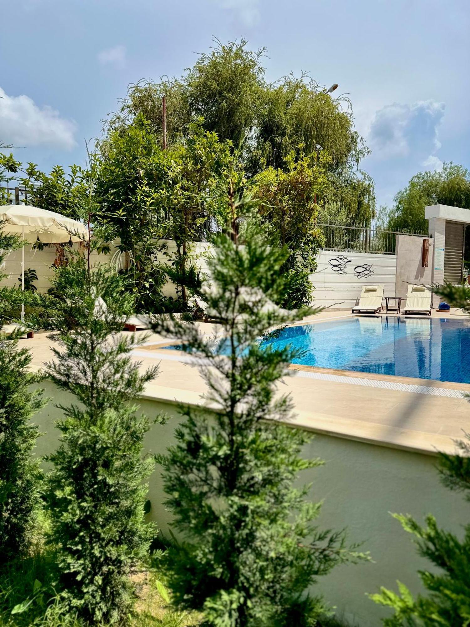 Oregano Suites Side Exterior photo